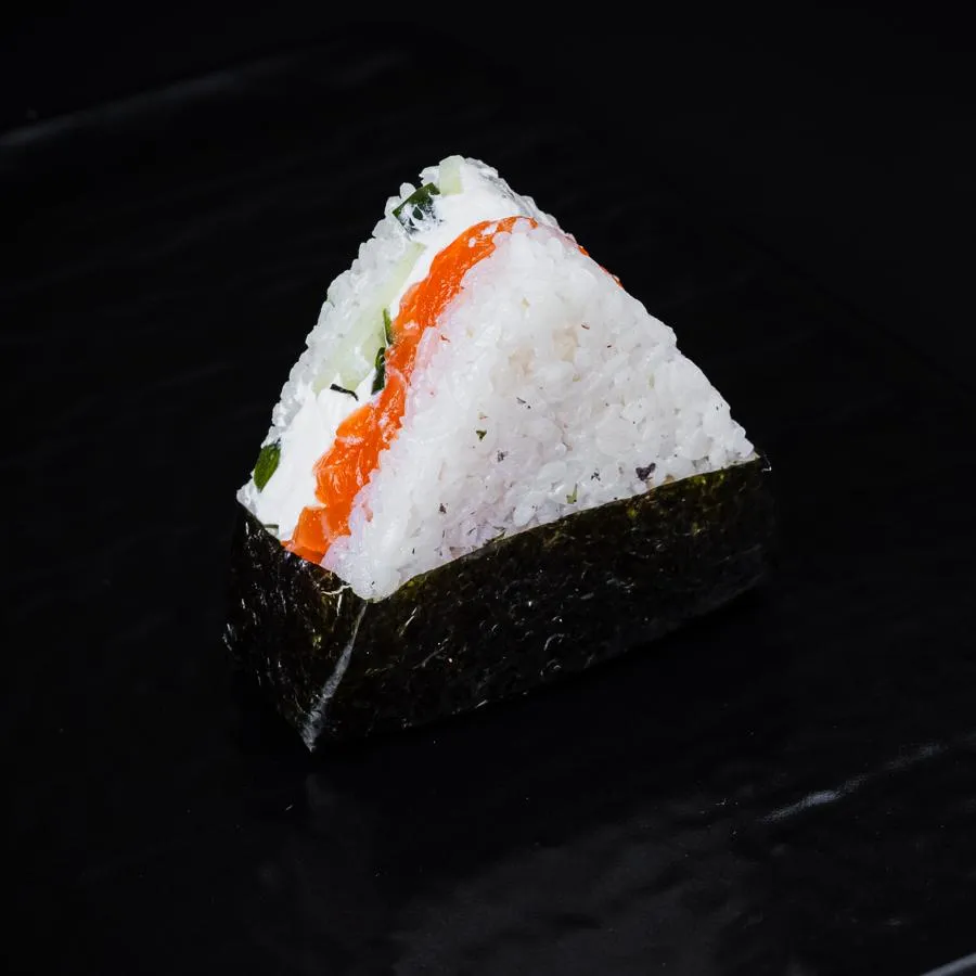 Онигири с Лососем